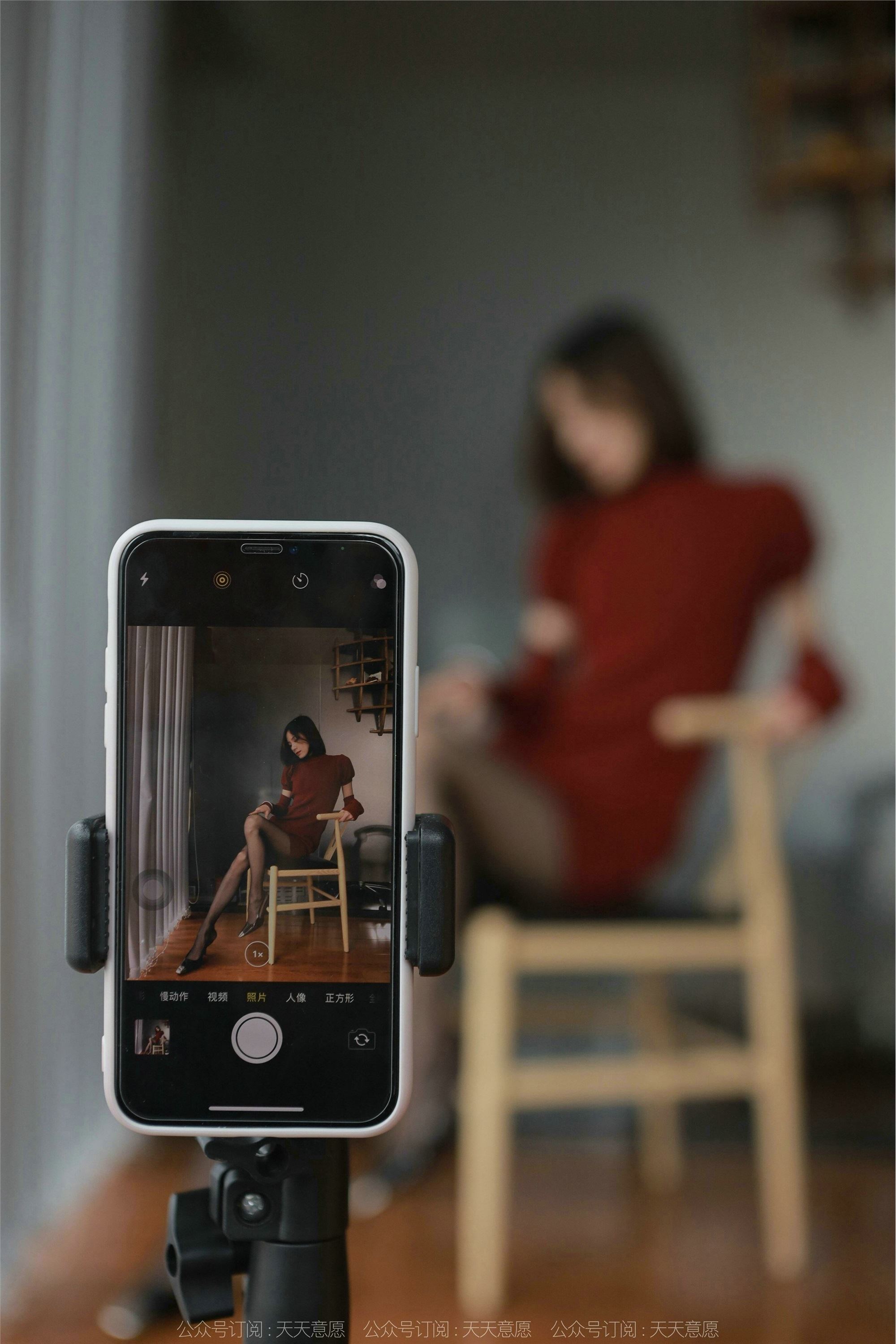 IESS异思趣向  2022.03.09 丝享家1023：小六《红裙嘿丝自拍》